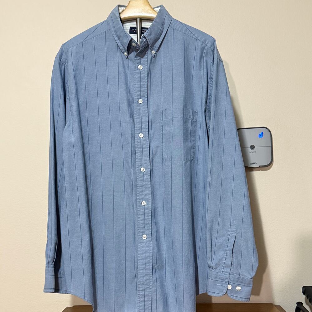 Roundtree & Yorke Men’s Large Blue Stripe Cotton Button Down Dress Shirt